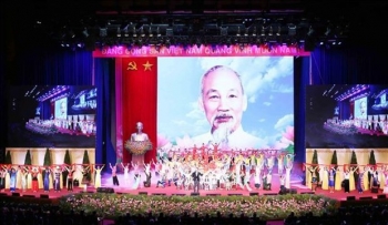 各国政党和国际友人就胡志明主席诞辰130周年致电越南领导人