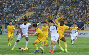 越南足球重回正轨 首场比赛迎来万余名球迷进场观看