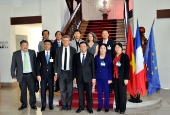胡志明国家政治学院代表团对法国进行访问
