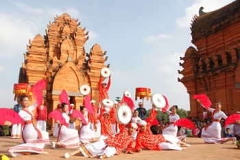 宁顺省卡特节和保竹占族制陶业被列入国家级非物质文化遗产名录
