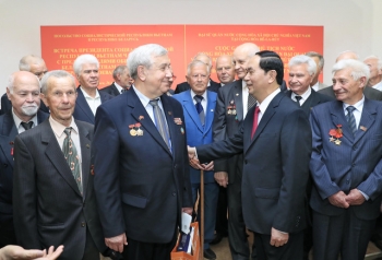 国家主席陈大光会见白越友好协会代表与援越白俄罗斯老战士