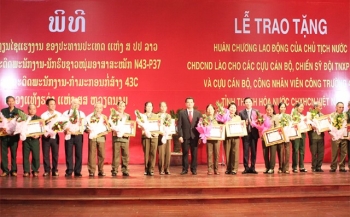 促进越南清化省与老挝华潘省关系稳健发展