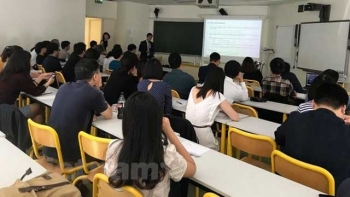 旅居法国越南专家举行国际金融研讨会