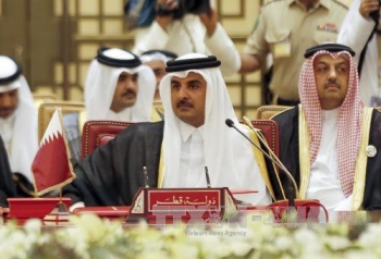 卡塔尔敦促通过对话解决分歧