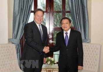 越南共产党代表团访问巴拿马