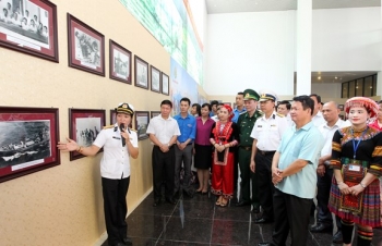 越南海洋岛屿及海军战士展览会正式开幕