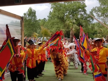 越南“文化之窗”活动在法国里昂举行