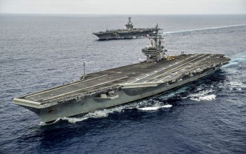 美国派遣两艘航空母舰参加在东海的军演