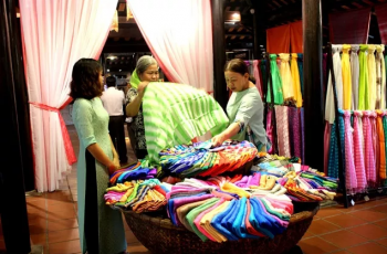越南和日本推崇传统丝绸、土锦纺织业