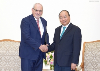 阮春福总理会见世界银行集团国际金融公司首席执行官