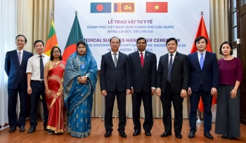越南向孟加拉国和斯里兰卡捐赠医疗物资