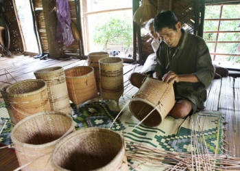 巴姑族的传统编织业