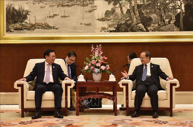 越南政府副总理王廷惠与中国国务院副总理韩正举行会谈