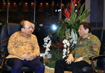 越南政府总理阮春福会见菲律宾总统杜特尔特