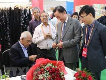 越南企业参加第六届印度国际丝绸博览会