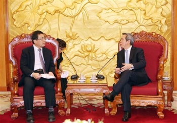 越共中央经济部部长阮文平会见日本客人