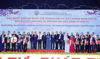 越南政府总理阮春福出席谅山省投资促进会议