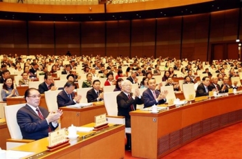 越南第十四届国会第八次会议：为完成2016-2020年经济社会发展五年计划打下坚固基础