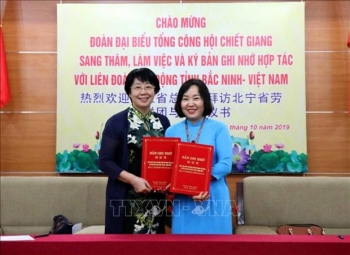 越南北宁省与中国浙江省加强工会合作