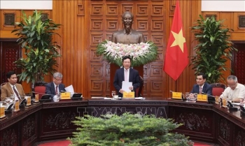 政府副总理兼外长范平明会见越南-东盟经济合作发展协会企业代表团