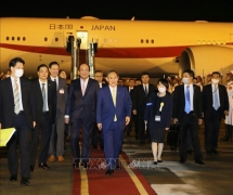 日本首相与夫人对越南进行正式访问