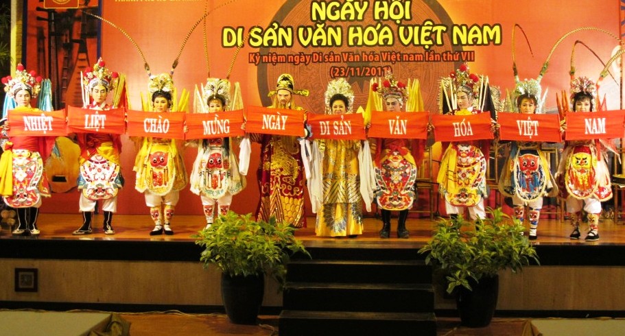 河内市隆重庆祝越南文化遗产日