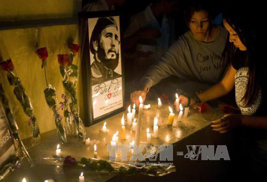 越南将12月4日定为古巴领袖菲德尔•卡斯特罗的全国哀悼日