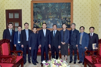 中国国务院新闻办代表团访问越南《人民报》社