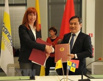越南与比利时瓦隆布鲁塞尔签署25个合作项目