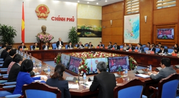 政府总理阮春福主持召开社会保障性住房和工人住房全国视频会议