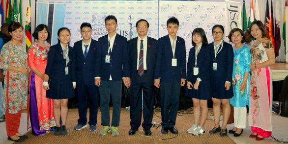 越南学生代表团在2018年IJSO竞赛中获得4枚金牌