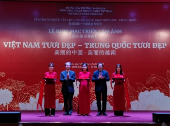 《美丽越南-美丽中国》图片展在河内举行
