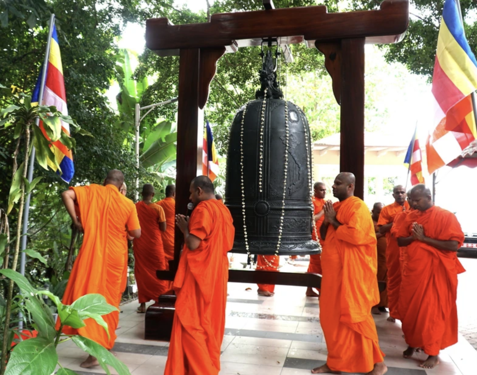 越南人赠送给三宝岭佛寺的铜钟。