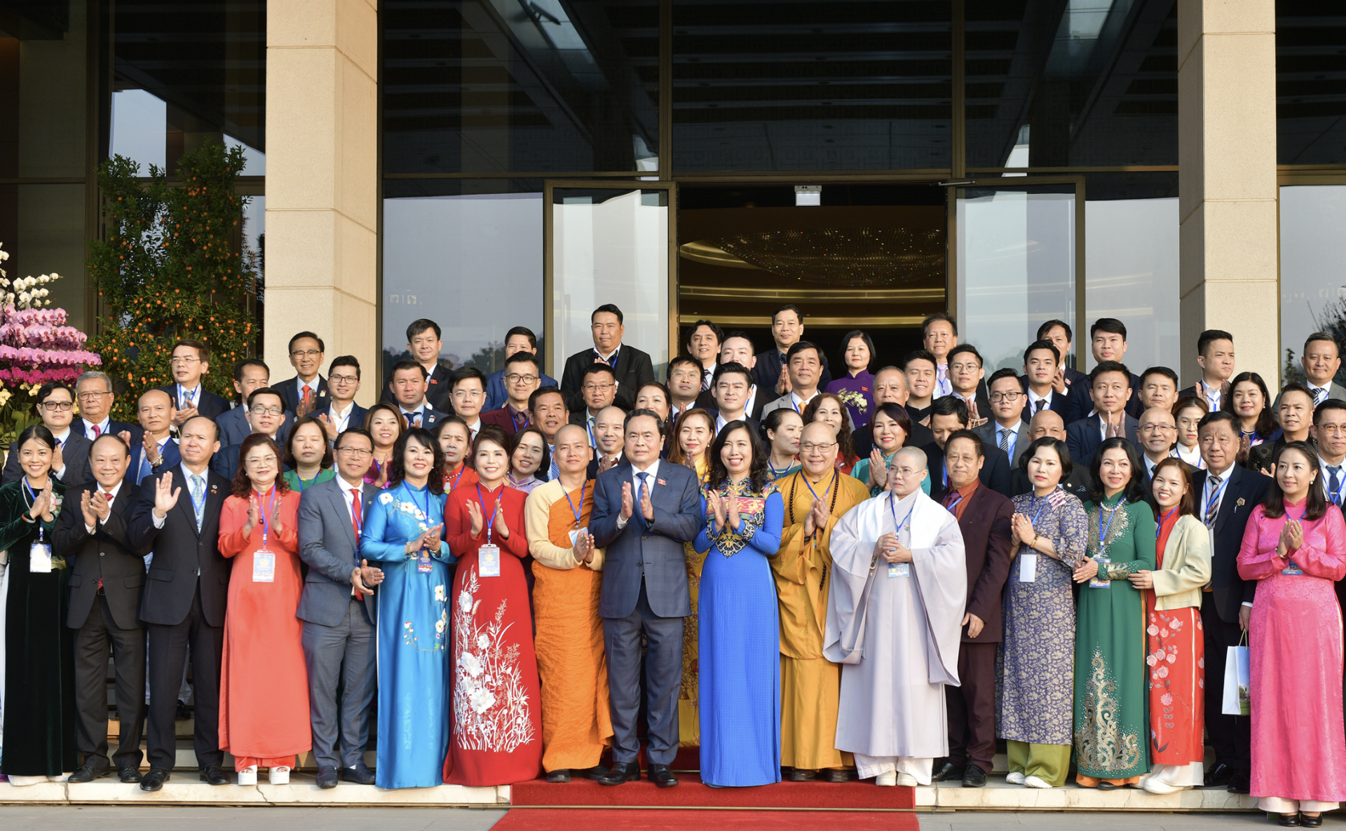 国会主席陈青敏会见回国参加“2025年家乡之春”活动的海外越侨代表。