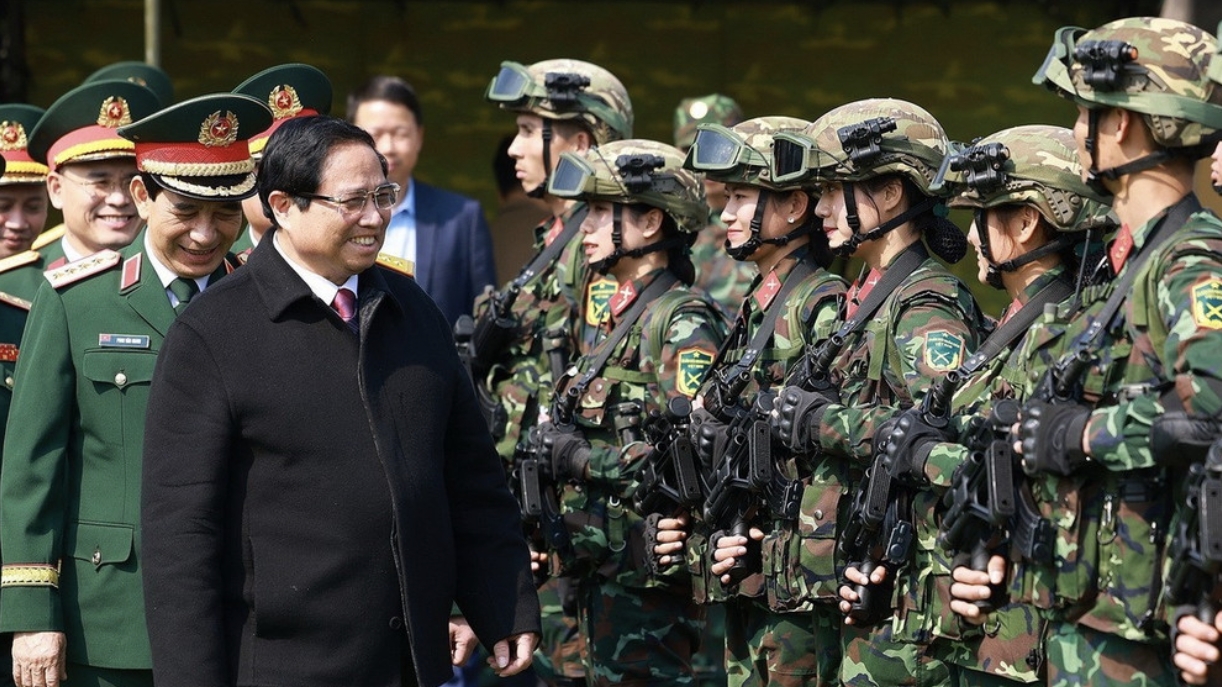 范明政总理新春慰问武装力量