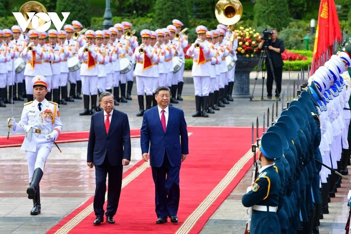 苏林总书记主持仪式，正式欢迎中共中央总书记、国家主席习近平对越南进行国事访问