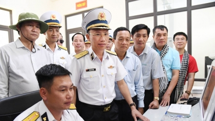 海军第五区开展竞赛立功活动迎接越共十四大