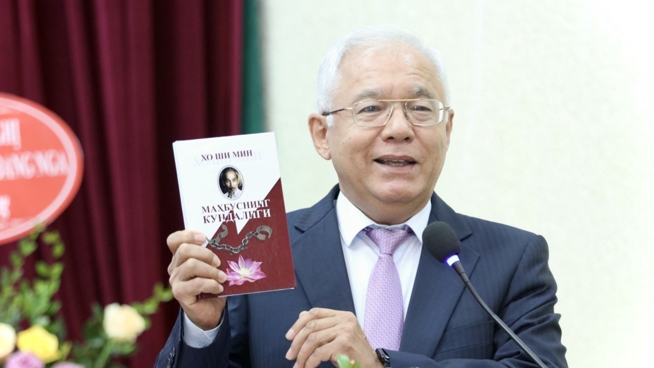 寄语越共十四大的国际信息