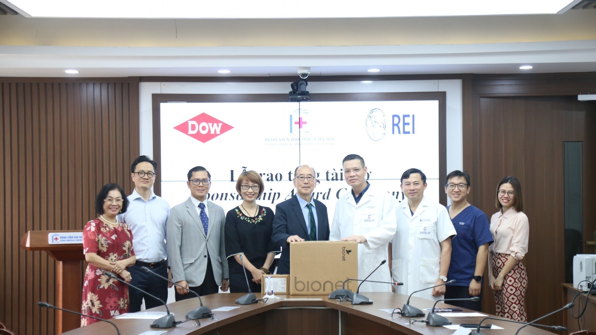 发展医疗卫生与教育事业将助力提升越南国际地位