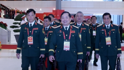 提高党对对外和国际融入的理论认识