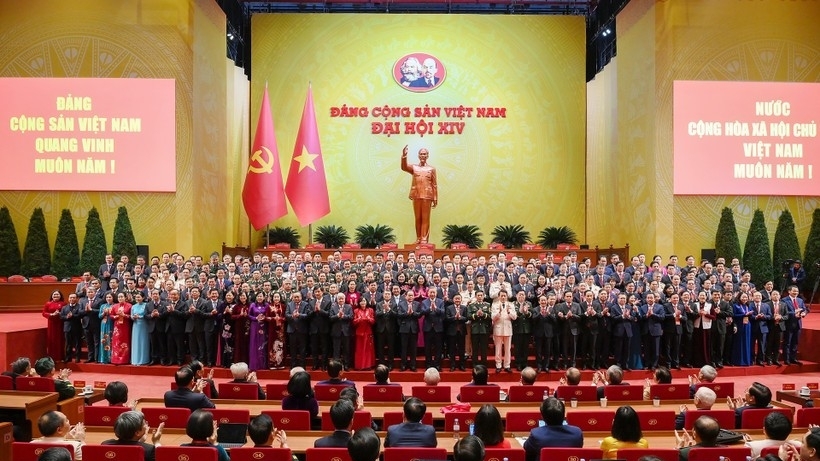 在新的发展征程团结统一上稳步前进