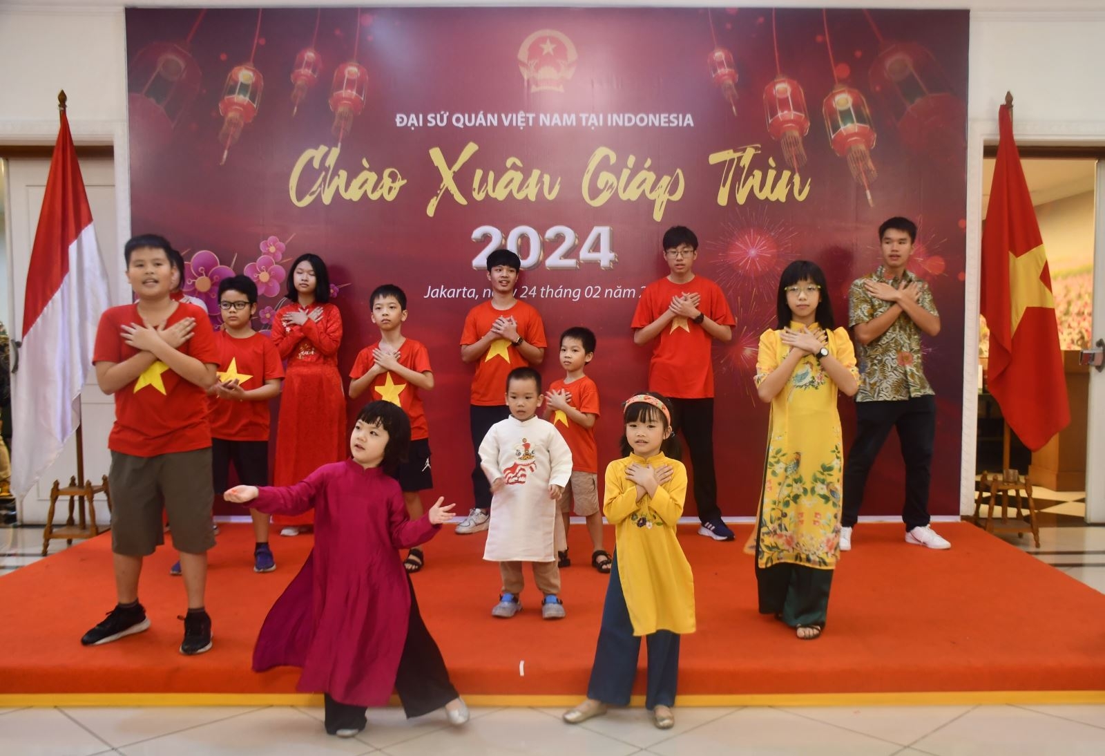 “2024年迎新春”活动上小朋友们表演的一个节目。