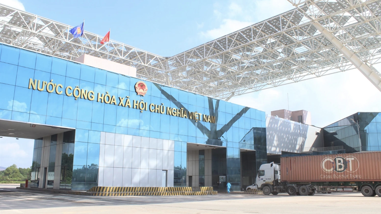 越南广宁省推进芒街—东兴智慧口岸建设