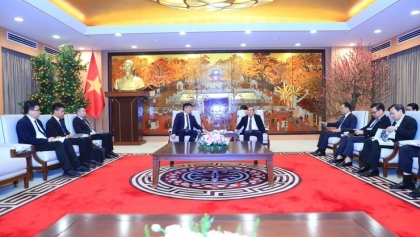 河内市人民委员会主席武大胜会见中国中车大连机车车辆有限公司代表团