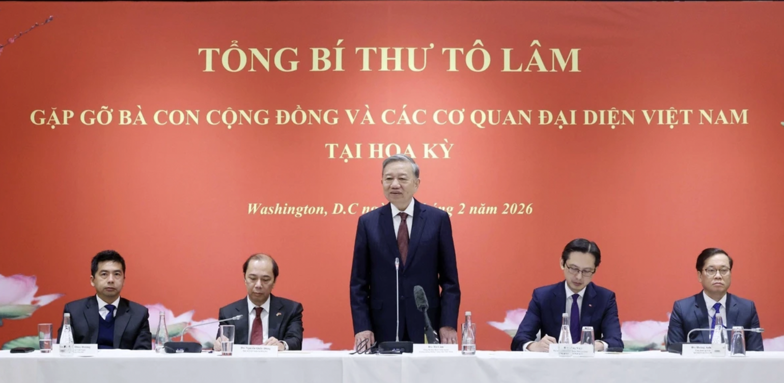 苏林总书记在会见旅美越南人社群及越南驻美代表机构时发表讲话。