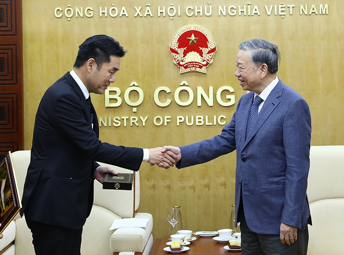 越共中央政治局委员、公安部部长苏林上将在河内会见了日本国际协力机构（JICA）新任驻越首席代表菅野雄一和前JICA首席代表清水彰。