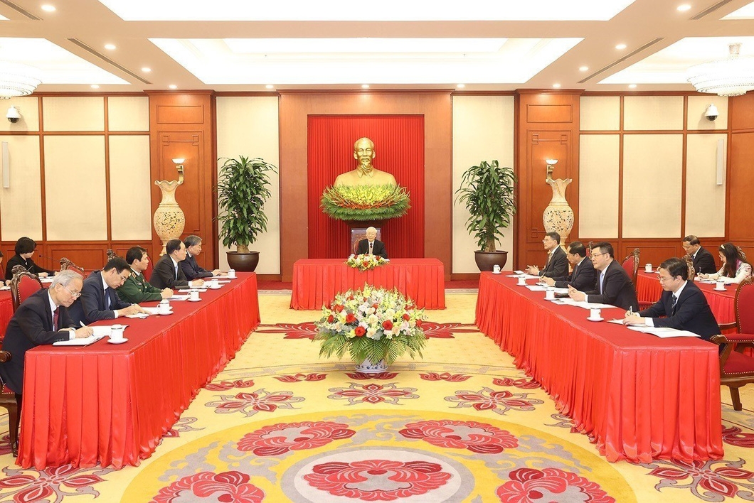 越南外交部部长裴青山与中国国务委员兼外交部部长秦刚通电话