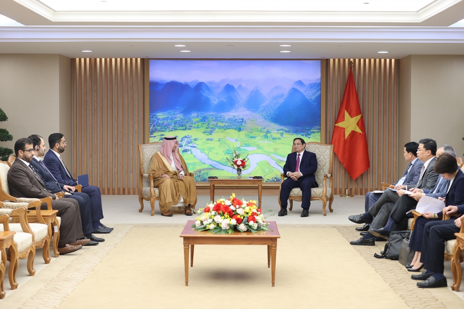 越南愿为沙特投资基金和企业在越南开展业务创造有利条件