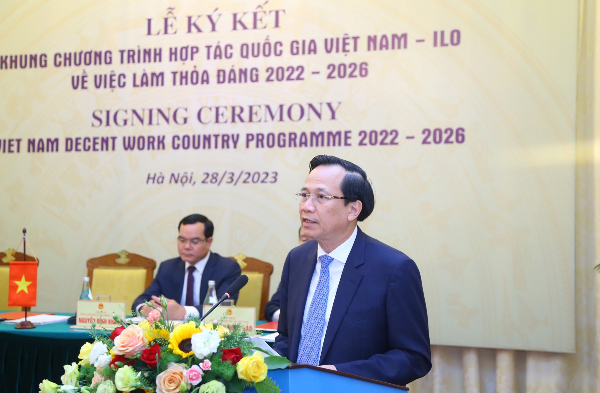 越南劳动荣军与社会部长陶玉容发表讲话。