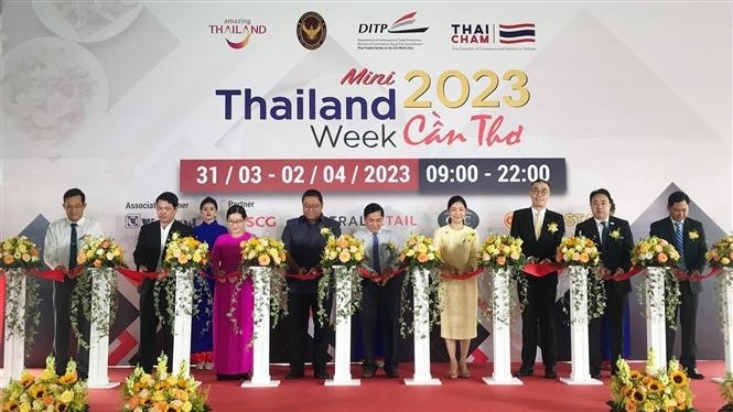 推动越泰两国企业之间的交流与合作